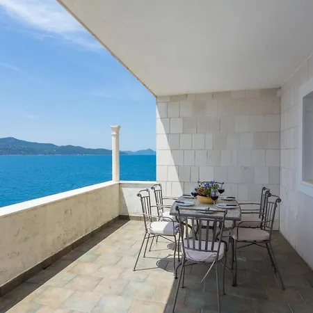 Villa Natasha With Private Beach *